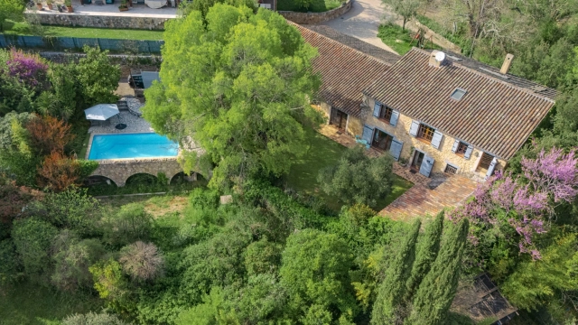 3 Bedroom(s) - 2 Bathroom(s) - 1,660m² land for sale in Var, Provence-Alpes-Côte-d\'Azur, France - FrenchPropertyPortal.com Var Countryside (Fayence, Lorgues, Cotignac) for sale for 1,295,000€ in Var, Provence-Alpes-Côte-d\'Azur
