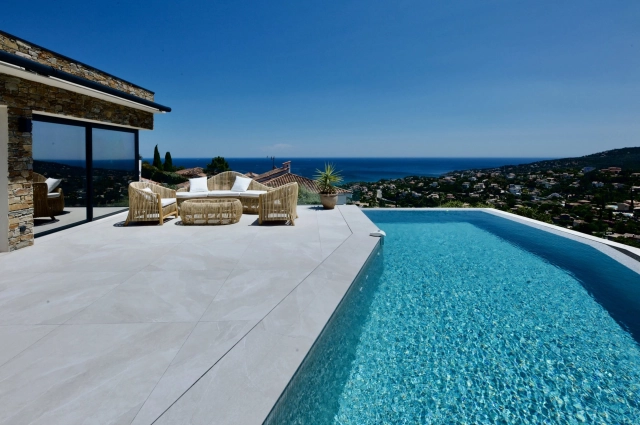 5 Bedroom(s) - 4 Bathroom(s) - 1,500m² land for sale in Var, Provence-Alpes-Côte-d\'Azur, France - FrenchPropertyPortal.com St Raphaël, Ste Maxime Area for sale for 3,650,000€ in Var, Provence-Alpes-Côte-d\'Azur