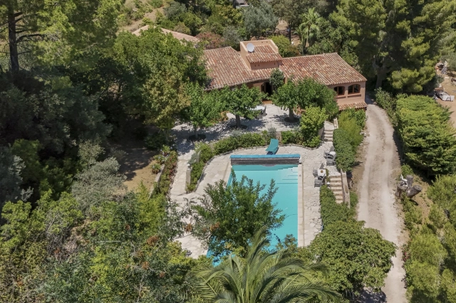 Provence Coast (Cassis to Cavalaire) for sale for 1,045,000&euro; in Var, Provence-Alpes-Côte-d\'Azur