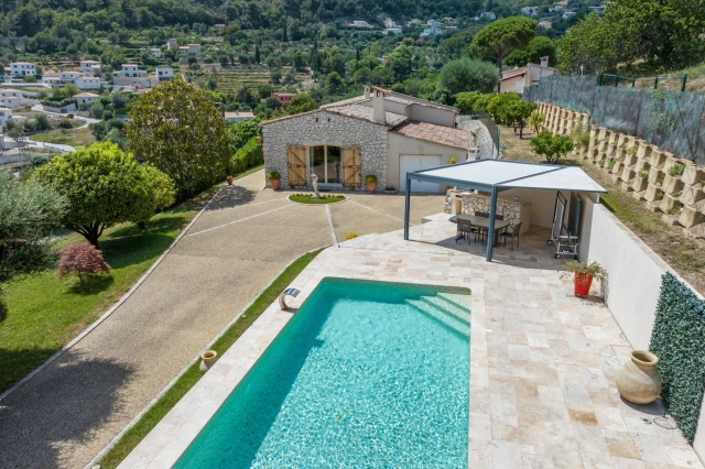 3 Bedroom(s) - 2 Bathroom(s) - 1,825m² land for sale in Alpes-Maritimes, Provence-Alpes-Côte-d'Azur, France - FrenchPropertyPortal.com Nice Area for sale for 1,090,000€ in Alpes-Maritimes, Provence-Alpes-Côte-d'Azur