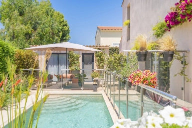 7 Bedroom(s) - 1 Bathroom(s) - 550m² land for sale in Alpes-Maritimes, Provence-Alpes-Côte-d'Azur, France - FrenchPropertyPortal.com Antibes Area for sale for 1,450,000€ in Alpes-Maritimes, Provence-Alpes-Côte-d'Azur