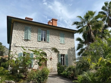 5 Bedroom(s) - 3 Bathroom(s) - 4,867m² land for sale in Alpes-Maritimes, Provence-Alpes-Côte-d'Azur, France - FrenchPropertyPortal.com Menton, Cap Martin Area for sale for 6,900,000€ in Alpes-Maritimes, Provence-Alpes-Côte-d'Azur