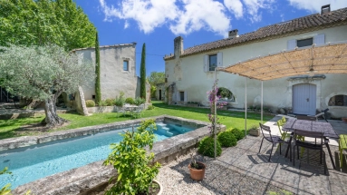 5 Bedroom(s) - 3 Bathroom(s) - 851m² land for sale in Bouches-du-Rhône, Provence-Alpes-Côte-d'Azur, France - FrenchPropertyPortal.com Alpilles (Saint Remy, Maussane, Arles) for sale for 1,295,000€ in Bouches-du-Rhône, Provence-Alpes-Côte-d'Azur