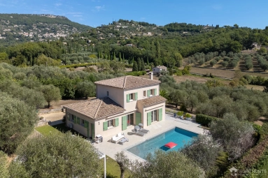 5 Bedroom(s) - 2 Bathroom(s) - 5,000m² land for sale in Alpes-Maritimes, Provence-Alpes-Côte-d'Azur, France - FrenchPropertyPortal.com Mougins, Valbonne, Grasse Area for sale for 1,650,000€ in Alpes-Maritimes, Provence-Alpes-Côte-d'Azur
