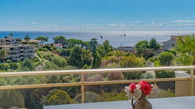 2 Bedroom(s) - 2 Bathroom(s) - 0 m² land for sale in Alpes-Maritimes, Provence-Alpes-Côte-d'Azur, France - FrenchPropertyPortal.com Cannes Area for sale for 1,210,000€ in Alpes-Maritimes, Provence-Alpes-Côte-d'Azur