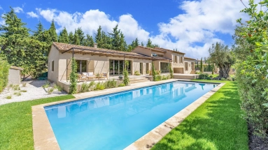 5 Bedroom(s) - 5 Bathroom(s) - 1,526m² land for sale in Bouches-du-Rhône, Provence-Alpes-Côte-d'Azur, France - FrenchPropertyPortal.com Alpilles (Saint Remy, Maussane, Arles) for sale for 2,890,000€ in Bouches-du-Rhône, Provence-Alpes-Côte-d'Azur