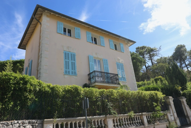 6 Bedroom(s) - 3 Bathroom(s) - 631m² land for sale in Alpes-Maritimes, Provence-Alpes-Côte-d'Azur, France - FrenchPropertyPortal.com Villefranche, Cap Ferrat Area for sale for 1,850,000€ in Alpes-Maritimes, Provence-Alpes-Côte-d'Azur
