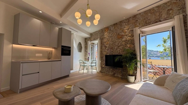 Villefranche, Cap Ferrat Area for sale for 990,000&euro; in Alpes-Maritimes, Provence-Alpes-Côte-d'Azur