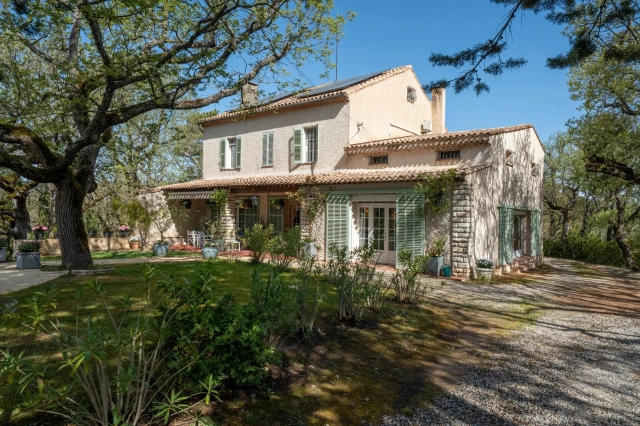 Avignon and North Provence for sale for 1,275,000&euro; in Var, Provence-Alpes-Côte-d\'Azur