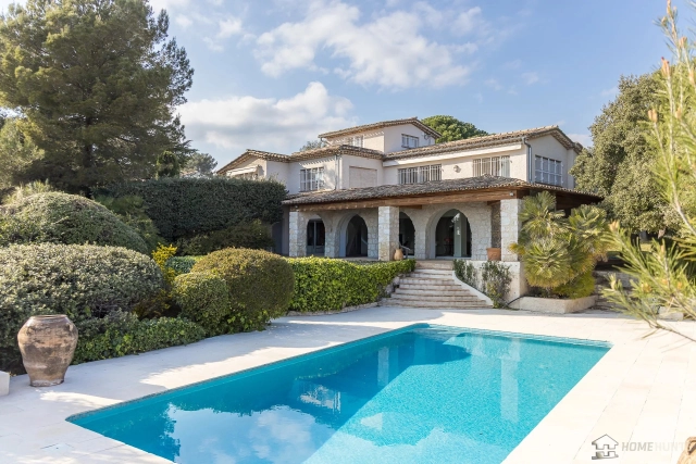 6 Bedroom(s) - 5 Bathroom(s) - 5,380m² land for sale in Alpes-Maritimes, Provence-Alpes-Côte-d'Azur, France - FrenchPropertyPortal.com Vence, St. Paul Area for sale for 5,500,000€ in Alpes-Maritimes, Provence-Alpes-Côte-d'Azur