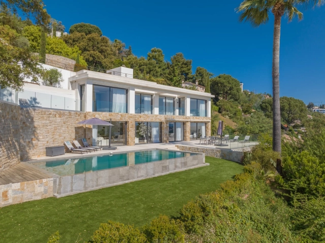 5 Bedroom(s) - 3 Bathroom(s) - 1,600m² land for sale in Alpes-Maritimes, Provence-Alpes-Côte-d'Azur, France - FrenchPropertyPortal.com Cannes Area for sale for 5,990,000€ in Alpes-Maritimes, Provence-Alpes-Côte-d'Azur