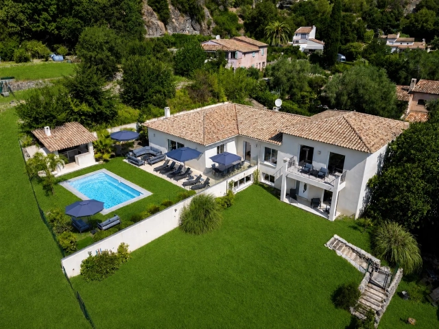 5 Bedroom(s) - 3 Bathroom(s) - 4,263m² land for sale in Alpes-Maritimes, Provence-Alpes-Côte-d'Azur, France - FrenchPropertyPortal.com Mougins, Valbonne, Grasse Area for sale for 2,980,000€ in Alpes-Maritimes, Provence-Alpes-Côte-d'Azur