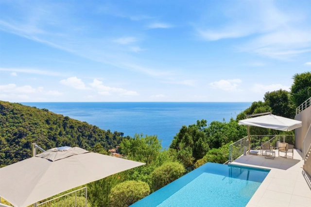 5 Bedroom(s) - 4 Bathroom(s) - 1,700m² land for sale in Alpes-Maritimes, Provence-Alpes-Côte-d'Azur, France - FrenchPropertyPortal.com Villefranche, Cap Ferrat Area for sale for 3,750,000€ in Alpes-Maritimes, Provence-Alpes-Côte-d'Azur