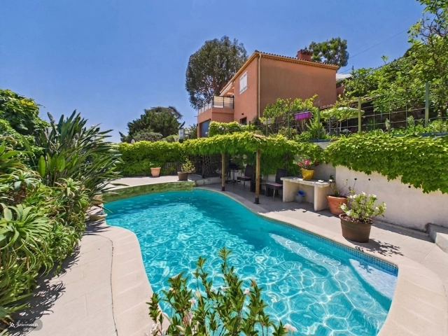 2 Bedroom(s) - 1 Bathroom(s) - 0 m² land for sale in Alpes-Maritimes, Provence-Alpes-Côte-d'Azur, France - FrenchPropertyPortal.com Villefranche, Cap Ferrat Area for sale for 1,199,000€ in Alpes-Maritimes, Provence-Alpes-Côte-d'Azur