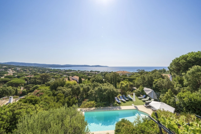 7 Bedroom(s) - 3 Bathroom(s) - 1,283m² land for sale in Var, Provence-Alpes-Côte-d\'Azur, France - FrenchPropertyPortal.com Provence Coast (Cassis to Cavalaire) for sale for 1,995,000€ in Var, Provence-Alpes-Côte-d\'Azur