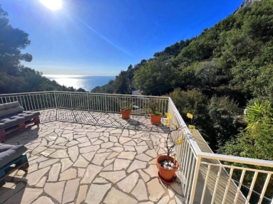 4 Bedroom(s) - 4 Bathroom(s) - 850m² land for sale in Alpes-Maritimes, Provence-Alpes-Côte-d'Azur, France - FrenchPropertyPortal.com Menton, Cap Martin Area for sale for 2,240,000€ in Alpes-Maritimes, Provence-Alpes-Côte-d'Azur