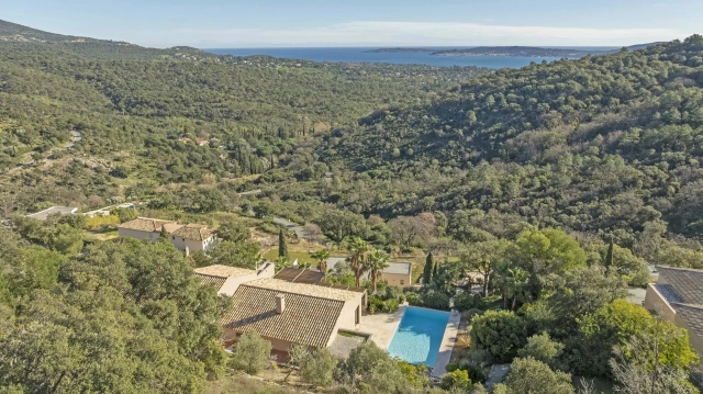 6 Bedroom(s) - 6 Bathroom(s) - 2,555m² land for sale in Var, Provence-Alpes-Côte-d\'Azur, France - FrenchPropertyPortal.com St. Tropez, Grimaud Area for sale for 3,990,000€ in Var, Provence-Alpes-Côte-d\'Azur