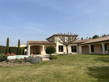 Uzes Area for sale for 990,000&euro; in Gard, Languedoc-Roussillon