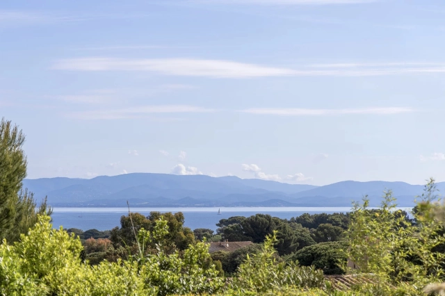 8 Bedroom(s) - 5 Bathroom(s) - 1,610m² land for sale in Var, Provence-Alpes-Côte-d\'Azur, France - FrenchPropertyPortal.com Provence Coast (Cassis to Cavalaire) for sale for 1,990,000€ in Var, Provence-Alpes-Côte-d\'Azur
