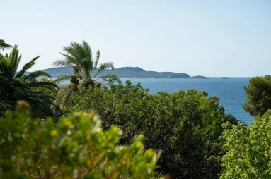 4 Bedroom(s) - 2 Bathroom(s) - 3,691m² land for sale in Var, Provence-Alpes-Côte-d\'Azur, France - FrenchPropertyPortal.com Provence Coast (Cassis to Cavalaire) for sale for 2,280,000€ in Var, Provence-Alpes-Côte-d\'Azur