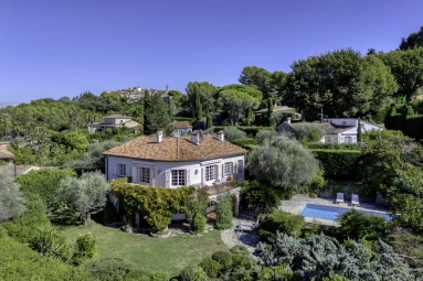 3 Bedroom(s) - 2 Bathroom(s) - 1,517m² land for sale in Alpes-Maritimes, Provence-Alpes-Côte-d'Azur, France - FrenchPropertyPortal.com Mougins, Valbonne, Grasse Area for sale for 1,995,000€ in Alpes-Maritimes, Provence-Alpes-Côte-d'Azur