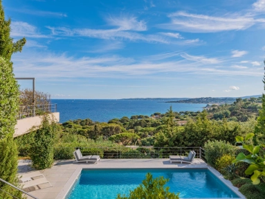 5 Bedroom(s) - 4 Bathroom(s) - 790m² land for sale in Var, Provence-Alpes-Côte-d\'Azur, France - FrenchPropertyPortal.com St Raphaël, Ste Maxime Area for sale for 2,595,000€ in Var, Provence-Alpes-Côte-d\'Azur