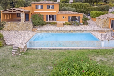 4 Bedroom(s) - 3 Bathroom(s) - 2,694m² land for sale in Alpes-Maritimes, Provence-Alpes-Côte-d'Azur, France - FrenchPropertyPortal.com Mougins, Valbonne, Grasse Area for sale for 1,295,000€ in Alpes-Maritimes, Provence-Alpes-Côte-d'Azur