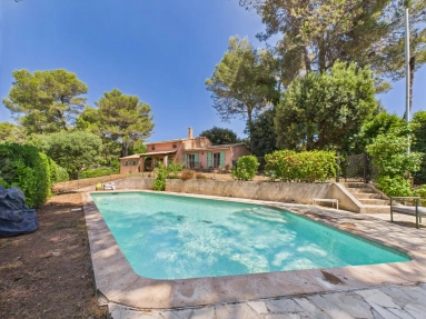 5 Bedroom(s) - 2 Bathroom(s) - 1,518m² land for sale in Alpes-Maritimes, Provence-Alpes-Côte-d'Azur, France - FrenchPropertyPortal.com Mougins, Valbonne, Grasse Area for sale for 960,000€ in Alpes-Maritimes, Provence-Alpes-Côte-d'Azur
