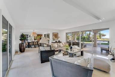 St Raphaël, Ste Maxime Area for sale for 5,250,000&euro; in Var, Provence-Alpes-Côte-d\'Azur