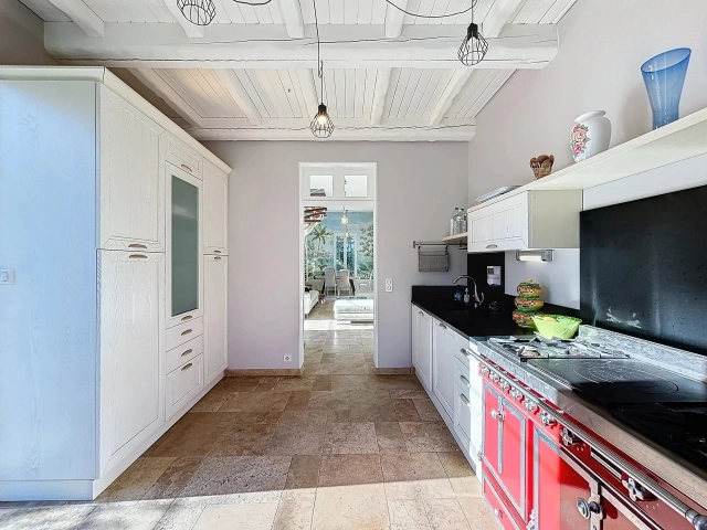4 Bedroom(s) - 2 Bathroom(s) - 500m² land for sale in Alpes-Maritimes, Provence-Alpes-Côte-d'Azur, France - FrenchPropertyPortal.com Antibes Area for sale for 1,440,000€ in Alpes-Maritimes, Provence-Alpes-Côte-d'Azur