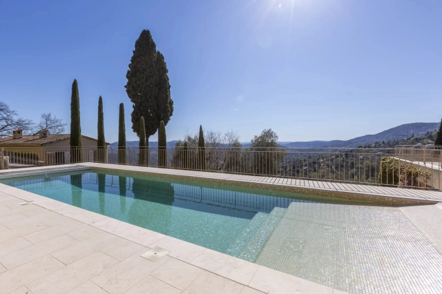 4 Bedroom(s) - 2 Bathroom(s) - 12,000m² land for sale in Alpes-Maritimes, Provence-Alpes-Côte-d'Azur, France - FrenchPropertyPortal.com Mougins, Valbonne, Grasse Area for sale for 1,800,000€ in Alpes-Maritimes, Provence-Alpes-Côte-d'Azur