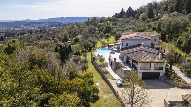 5 Bedroom(s) - 4 Bathroom(s) - 5,121m² land for sale in Alpes-Maritimes, Provence-Alpes-Côte-d'Azur, France - FrenchPropertyPortal.com Mougins, Valbonne, Grasse Area for sale for 5,990,000€ in Alpes-Maritimes, Provence-Alpes-Côte-d'Azur