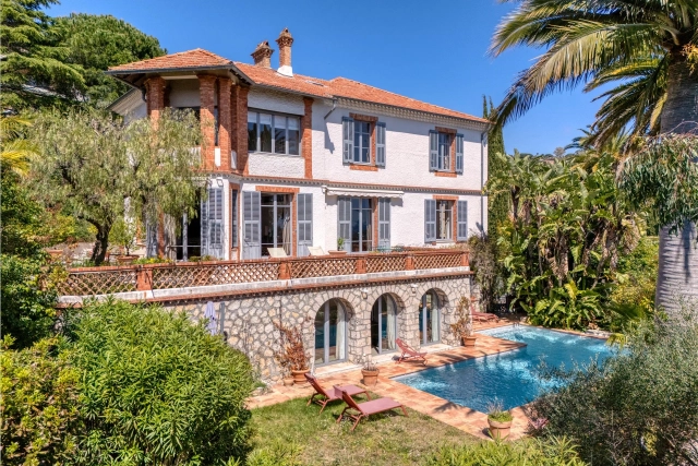 8 Bedroom(s) - 7 Bathroom(s) - 1,547m² land for sale in Alpes-Maritimes, Provence-Alpes-Côte-d'Azur, France - FrenchPropertyPortal.com Cannes Area for sale for 3,160,000€ in Alpes-Maritimes, Provence-Alpes-Côte-d'Azur