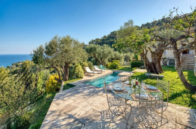 5 Bedroom(s) - 4 Bathroom(s) - 2,000m² land for sale in Alpes-Maritimes, Provence-Alpes-Côte-d'Azur, France - FrenchPropertyPortal.com Menton, Cap Martin Area for sale for 1,800,000€ in Alpes-Maritimes, Provence-Alpes-Côte-d'Azur