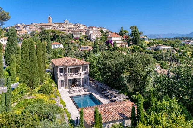 8 Bedroom(s) - 4 Bathroom(s) - 3,100m² land for sale in Alpes-Maritimes, Provence-Alpes-Côte-d'Azur, France - FrenchPropertyPortal.com Mougins, Valbonne, Grasse Area for sale for 6,150,000€ in Alpes-Maritimes, Provence-Alpes-Côte-d'Azur