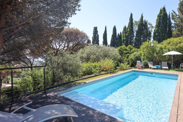 St Raphaël, Ste Maxime Area for sale for 995,000&euro; in Var, Provence-Alpes-Côte-d\'Azur