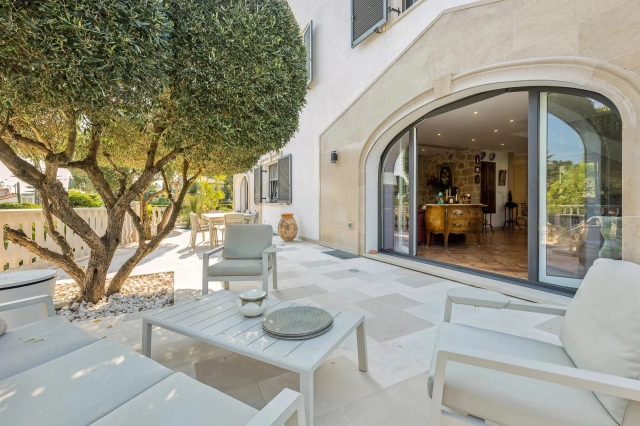 4 Bedroom(s) - 2 Bathroom(s) - 1,001m² land for sale in Alpes-Maritimes, Provence-Alpes-Côte-d'Azur, France - FrenchPropertyPortal.com Cannes Area for sale for 1,950,000€ in Alpes-Maritimes, Provence-Alpes-Côte-d'Azur