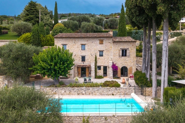 5 Bedroom(s) - 5 Bathroom(s) - 3,584m² land for sale in Alpes-Maritimes, Provence-Alpes-Côte-d'Azur, France - FrenchPropertyPortal.com Mougins, Valbonne, Grasse Area for sale for 1,440,000€ in Alpes-Maritimes, Provence-Alpes-Côte-d'Azur