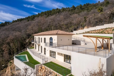 4 Bedroom(s) - 4 Bathroom(s) - 0 m² land for sale in Alpes-Maritimes, Provence-Alpes-Côte-d'Azur, France - FrenchPropertyPortal.com Mougins, Valbonne, Grasse Area for sale for 2,600,000€ in Alpes-Maritimes, Provence-Alpes-Côte-d'Azur