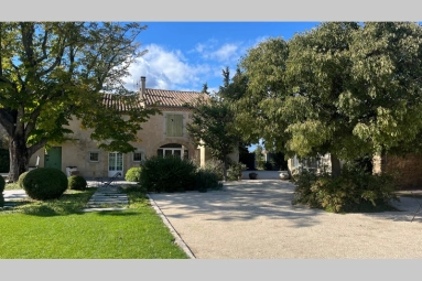 Avignon and North Provence for sale for 1,965,000&euro; in Vaucluse, Provence-Alpes-Côte-d\'Azur