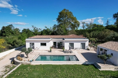 Uzes Area for sale for 998,000&euro; in Gard, Languedoc-Roussillon