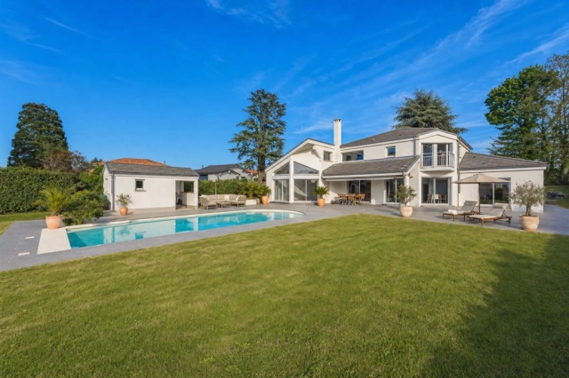 5 Bedroom(s) - 2 Bathroom(s) - 2,452m² land for sale in Haute-Savoie, Rhône-Alpes, France - FrenchPropertyPortal.com EVIAN / LAKE GENEVA for sale for 1,525,000€ in Haute-Savoie, Rhône-Alpes