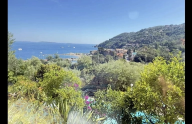 6 Bedroom(s) - 4 Bathroom(s) - 1,200m² land for sale in Alpes-Maritimes, Provence-Alpes-Côte-d'Azur, France - FrenchPropertyPortal.com Cannes Area for sale for 1,595,000€ in Alpes-Maritimes, Provence-Alpes-Côte-d'Azur