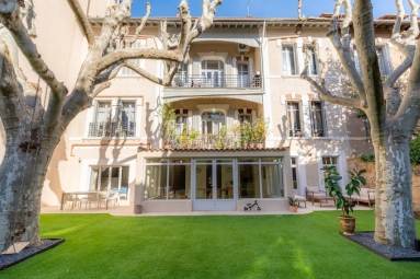 3 Bedroom(s) - 2 Bathroom(s) - 250m² land for sale in Bouches-du-Rhône, Provence-Alpes-Côte-d'Azur, France - FrenchPropertyPortal.com Aix en Provence Area for sale for 1,495,000€ in Bouches-du-Rhône, Provence-Alpes-Côte-d'Azur