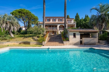 St Raphaël, Ste Maxime Area for sale for 5,200,000&euro; in Var, Provence-Alpes-Côte-d\'Azur