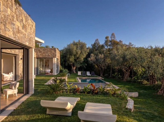 5 Bedroom(s) - 5 Bathroom(s) - 1,300m² land for sale in Alpes-Maritimes, Provence-Alpes-Côte-d'Azur, France - FrenchPropertyPortal.com Cannes Area for sale for 4,950,000€ in Alpes-Maritimes, Provence-Alpes-Côte-d'Azur