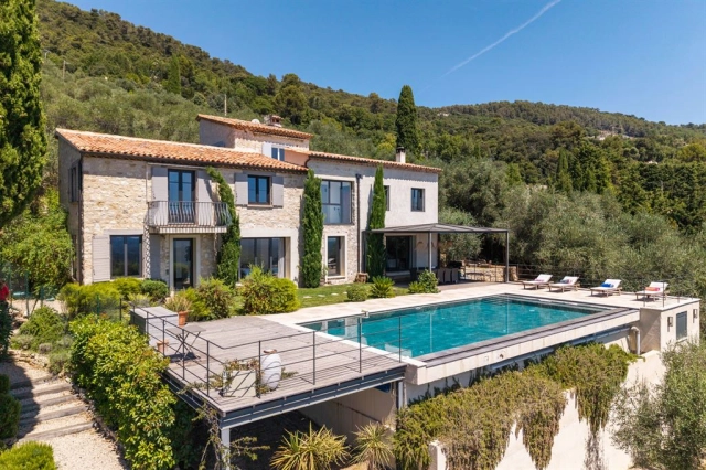 5 Bedroom(s) - 2 Bathroom(s) - 3,806m² land for sale in Alpes-Maritimes, Provence-Alpes-Côte-d'Azur, France - FrenchPropertyPortal.com Mougins, Valbonne, Grasse Area for sale for 2,450,000€ in Alpes-Maritimes, Provence-Alpes-Côte-d'Azur