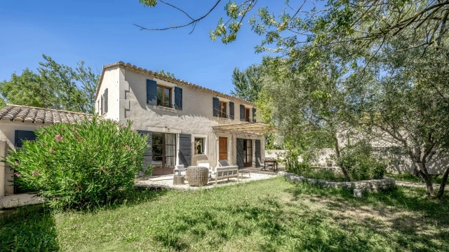 Alpilles (Saint Remy, Maussane, Arles) for sale for 769,000&euro; in Bouches-du-Rhône, Provence-Alpes-Côte-d'Azur