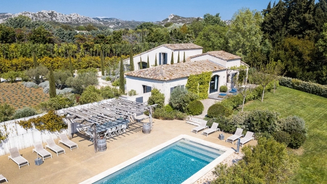 5 Bedroom(s) - 5 Bathroom(s) - 5,000m² land for sale in Bouches-du-Rhône, Provence-Alpes-Côte-d'Azur, France - FrenchPropertyPortal.com Alpilles (Saint Remy, Maussane, Arles) for sale for 2,279,000€ in Bouches-du-Rhône, Provence-Alpes-Côte-d'Azur
