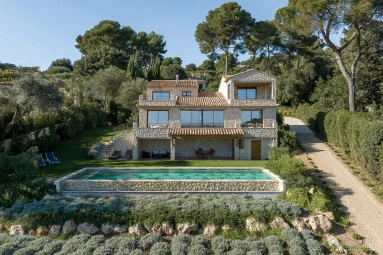 4 Bedroom(s) - 2 Bathroom(s) - 11,041m² land for sale in Alpes-Maritimes, Provence-Alpes-Côte-d'Azur, France - FrenchPropertyPortal.com Vence, St. Paul Area for sale for 3,450,000€ in Alpes-Maritimes, Provence-Alpes-Côte-d'Azur